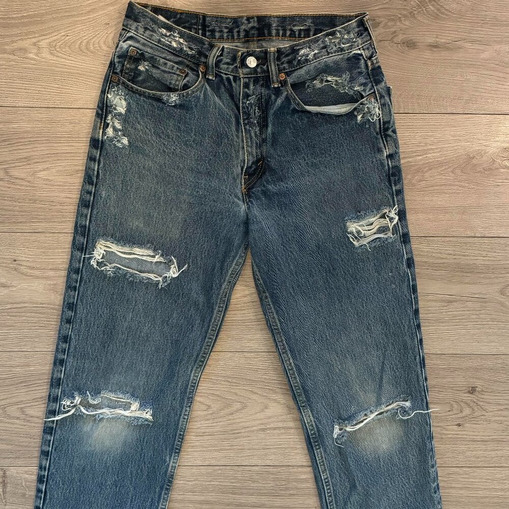 Distressed LEVI'S Jeans